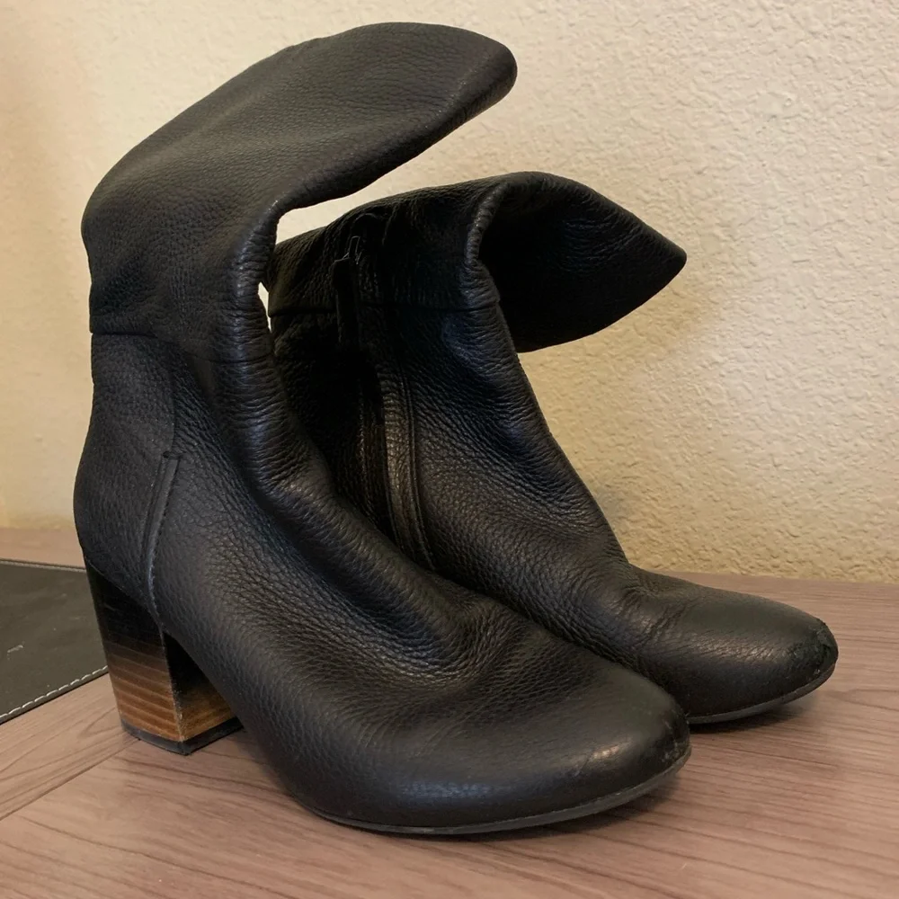 Levity Black Leather Boots - Picture 1 of 3